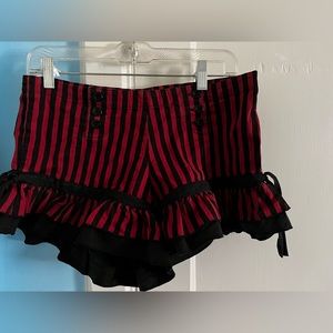 Circus frill performance short shorts